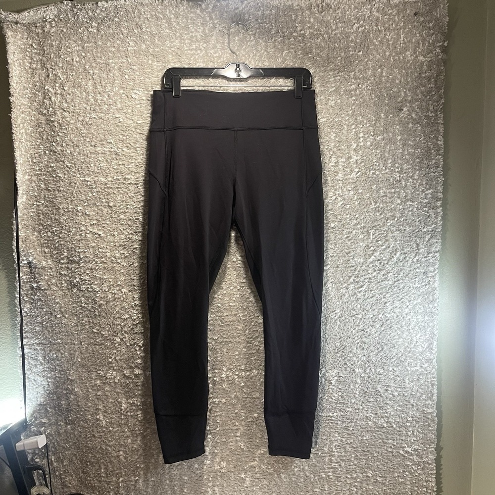 Lululemon In Movement Tight 25"  Black Leggings‎ Size 12 Ankle Length Sporty
